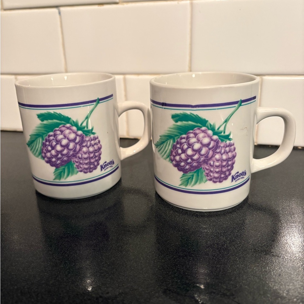 Vintage Knotts Berry Farm Mug Set of 2